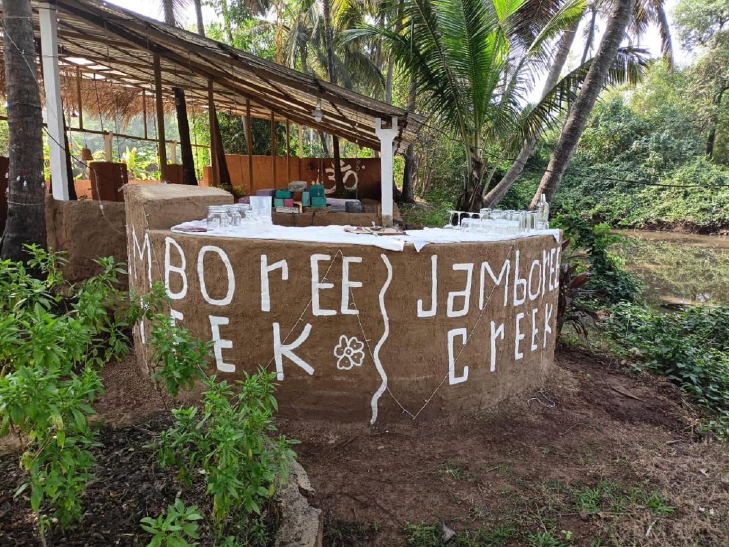 מנדרם Jamboree Creek Yoga מראה חיצוני תמונה